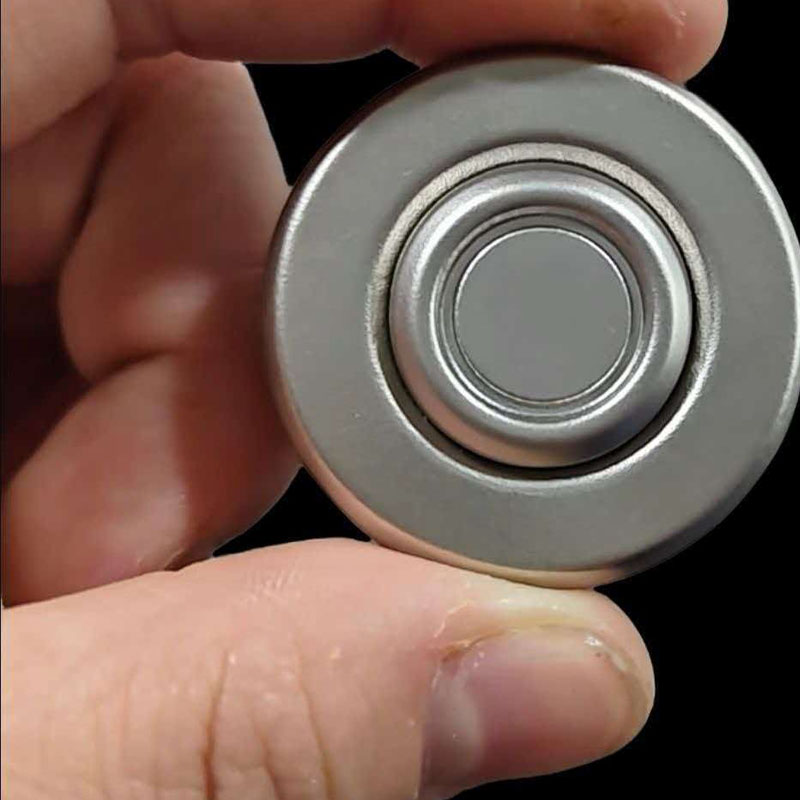 Cool Office Tech Gadgets - 新製品 メタル製フィジェットスピナーシューティングトイ ADHDストレス解消おもちゃ 静音設計 集中力向上 不安解消