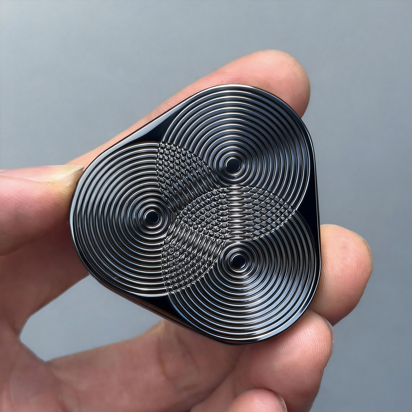 三角形の磁気フィジェットスライダー、触覚クリックカード、スト - Cool Office Tech Gadgets のレビューと価格