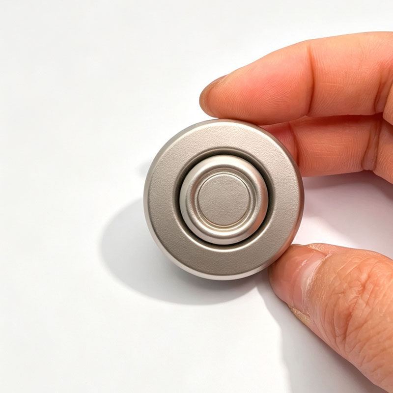 新製品 UFO メタル フィジェットスピナー クリッカー 静 - Cool Office Tech Gadgets のレビューと価格
